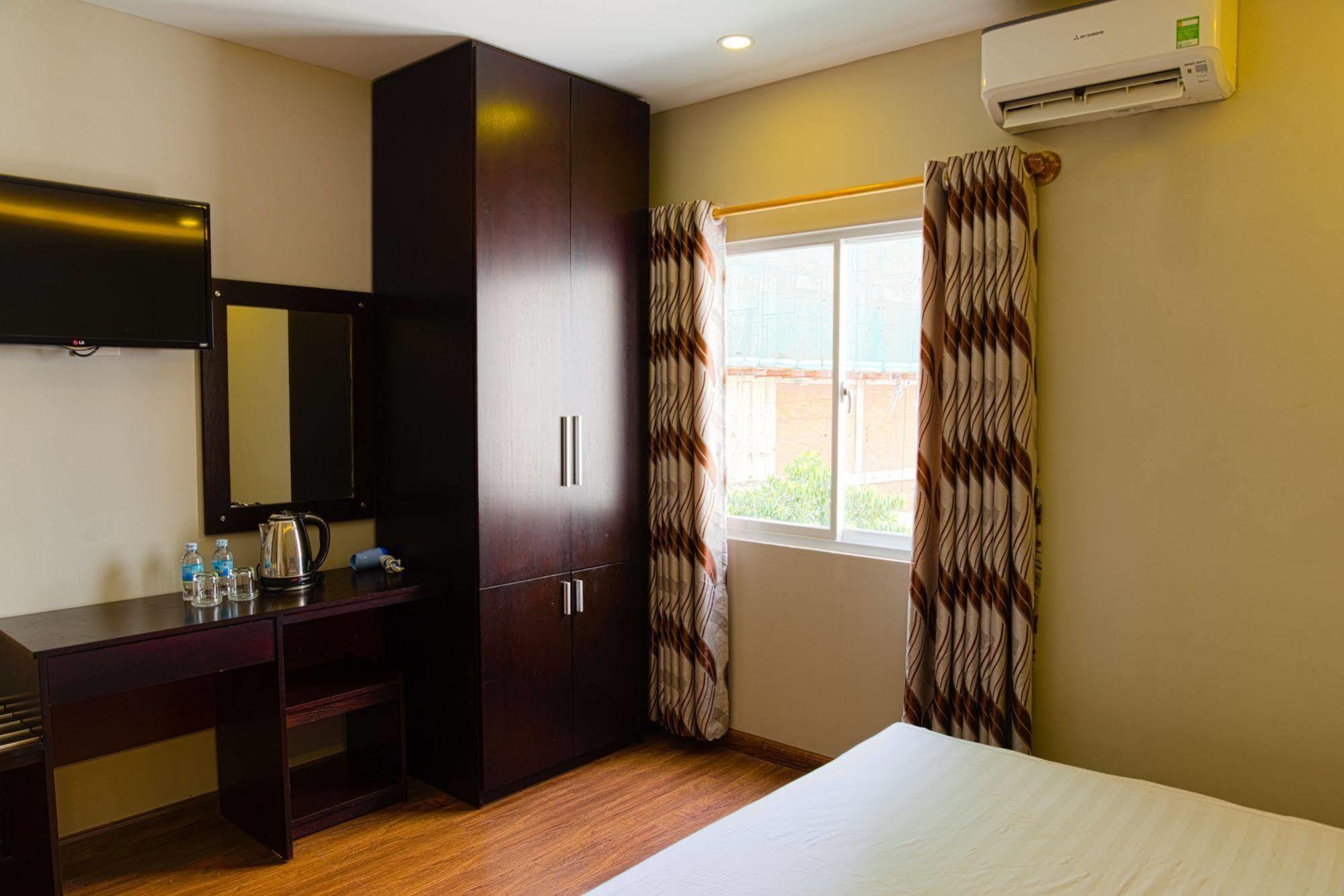 Cosmos Hotel Nha Trang By Ht Exterior photo